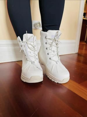 最終値下げ⬇️UGG　W YOSE ZIP ブーツ　6 最終値下げ⬇️UGG W YOSE ZIP ブーツ 6 - メルカリ