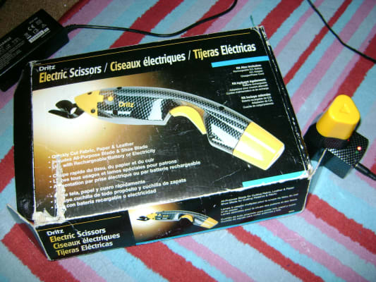 EC Cutter Kit, Recharable Battery, Cuts Stacks of Fabric, Electric Cutter, Electric  Scissors, Cordless Scissors, Battery Shears 