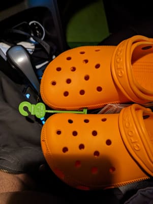 Crocs on sale store rosemont