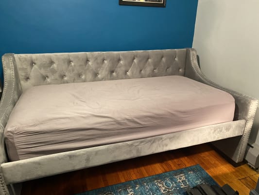 Gray Upholstered Daybed With Trundle, Inexpensive Twin Xl Trundle Bed