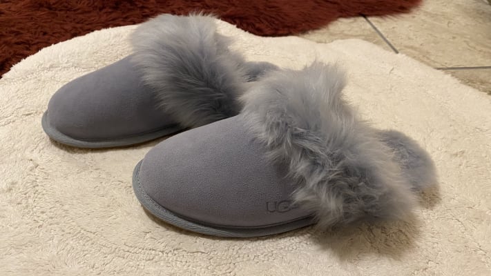 【国内発送】Scuff Sis House Slipperセール Scuff Sis House Slipper | UGG