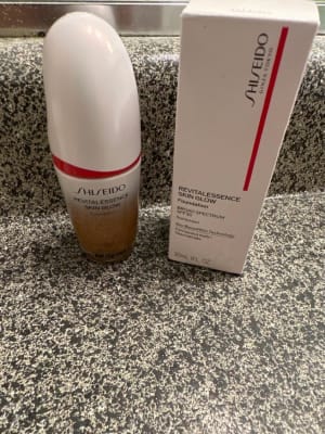 REVITALESSENCE SKIN GLOW Foundation SPF 30 | SHISEIDO