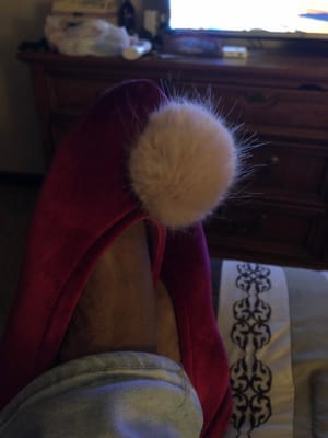 Old navy pom pom slippers discount