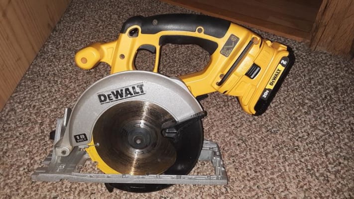 Murdoch s DEWALT 20V MAX Battery Adapter Kit for 18V Tools DCA2203C