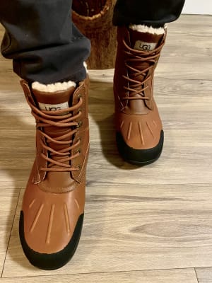 UGG Felton Boot Leather Waterproof Lace Up Stout Brown Size 9.5 New 
S/N 1103721 Buy UGG Felton  main image 2