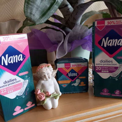 Protège-slip extra long vitamine E NANA, 2 paquets de 24 + 1