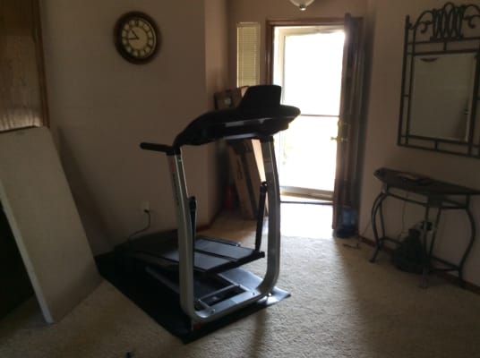 Bowflex best sale treadclimber running