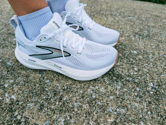 Brooks Women's Glycerin 22 Athletic Shoes - Coconut/Chateau/Rose