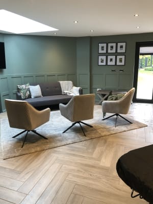 Homebase hotsell swivel chair