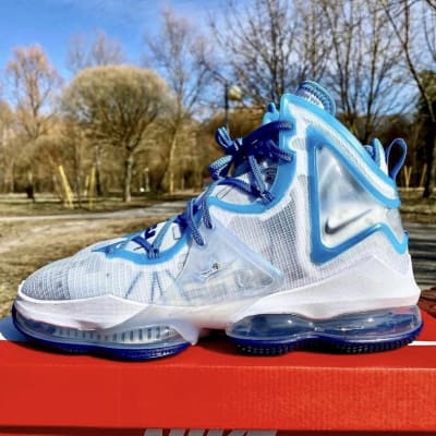 Nike Lebron 19 Space Jam Grade School Basketball Shoes White Blue  DD0418-100 – Shoe Palace