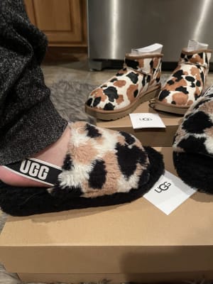 うれしい!!☆ UGG Fluff Yeah Slide Cow Print スリッパSlide Ugg Fluff Yeah Slide Panther Print - Butterscotch | Boarders