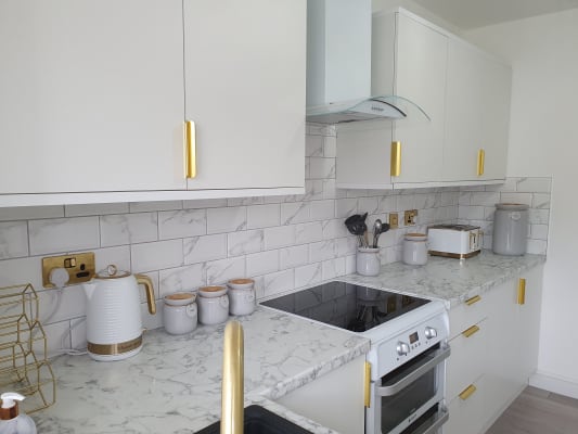 Wickes Dakota White Matt Slab Comtemporary Cornice 2.6m