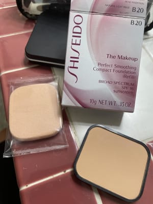 Future Solution LX Total Radiance Foundation | SHISEIDO