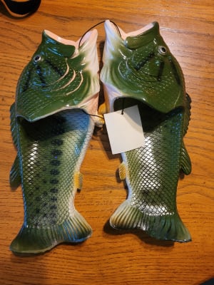River's Edge Bass Fish Sandals for Men - Green - Medium (10-10.5)