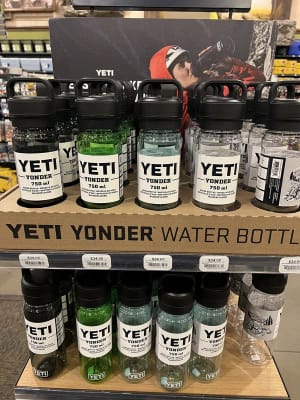 YETI / Yonder 750 ml / 25 oz Water Bottle - Seafoam