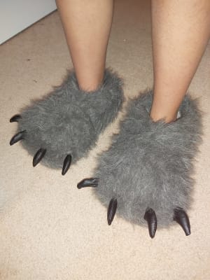 Wolf feet slippers outlet