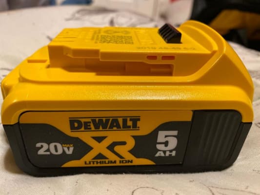 Murdoch's – DEWALT - 20V MAX* Premium XR 5.0Ah Lithium Ion Battery Pack  DCB205
