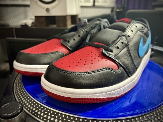 Jordan Air Jordan 1 Low OG UNC to Chicago Womens Lifestyle Shoes Black Red  B CZ0775-046 – Shoe Palace