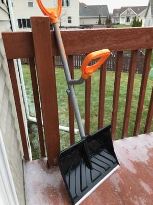 ErgieShovel Steel Shaft Impact Resistant Snow Shovel18-Inch54-Inch Shaft 