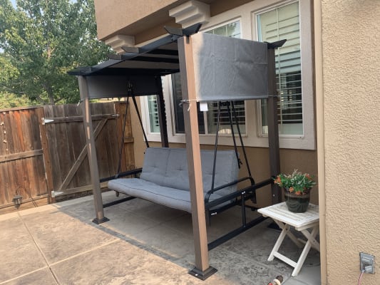 Broyhill Legacy Thornwood Cushioned Patio Pergola Swing Daybed 2024 www.alhudapk