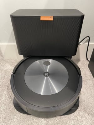 Roomba Combo® j5 Series Robot Vacuum & Mop Roomba Combo® j5 Series Robot Vacuum & Mop