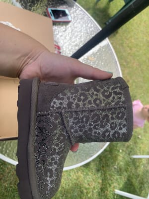 ⭐️新品⭐️UGGグリッターレオパード柄⭐️US6(23) Classic II Glitter Leopard Boot for Toddlers | UGG®