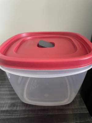 Rubbermaid Rubbermaid 832343 3 Cup Square Food Container at