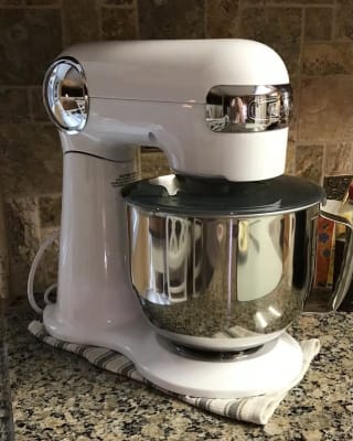 Cuisinart SM-50CRM Precision Master 5.5-Quart 12-Speed Stand Mixer with  Mixing Bowl, Chef's Whisk, Flat Mixing Paddle, Dough Hook, and Splash Guard