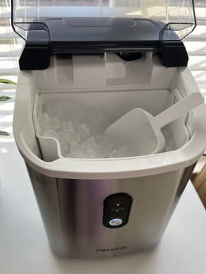 NewAir 11 in. 26 lb. Nugget Countertop Portable Ice Maker in