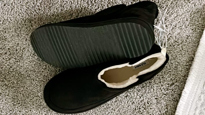 Old navy bedroom slippers discount