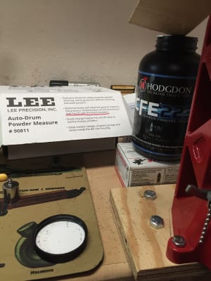 Lee Auto-Drum Powder Measure Bottle Adapter