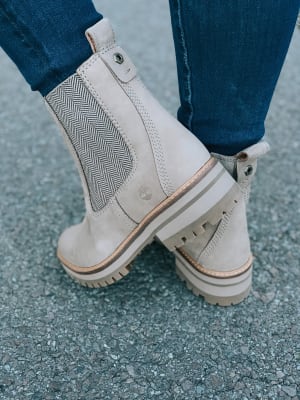 Timberland Women s Courmayeur Valley Chelsea Boots Dark Brown elliottsboots
