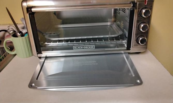 Black + Decker 4-Slice Toaster Oven - Big Lots  Toaster oven, Countertop  oven, Convection toaster oven
