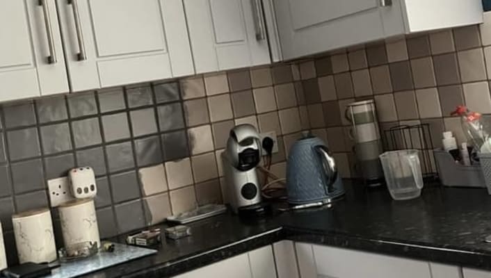 Ronseal Satin One Coat Tile Paint Granite Grey 750ml Wickes