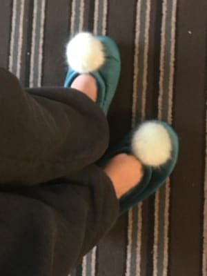 Old navy pom pom slippers discount