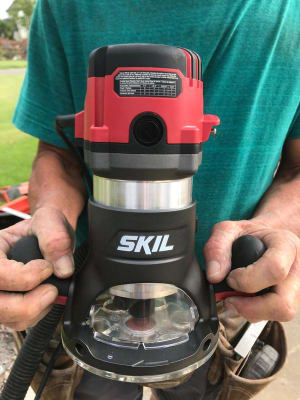 Murdoch's – Skilsaw - 14 Amps Plunge and Fixed Base Digital Router