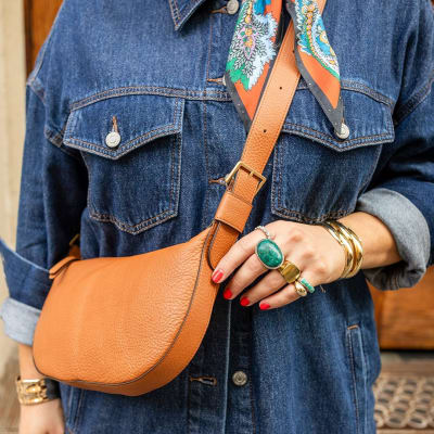 R*e様 オークション‼️MANOLO BLAHNIKベージュスリングバックヒー Springbrook Sling Crossbody - Leather | Vera Bradley