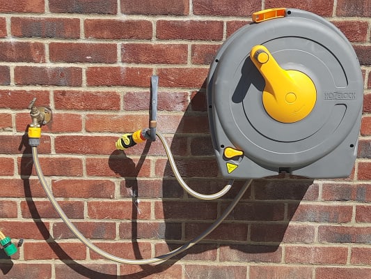 HOZELOCK - Wall-Mounted Fast Reel 40 m : Easy Rewinding with its