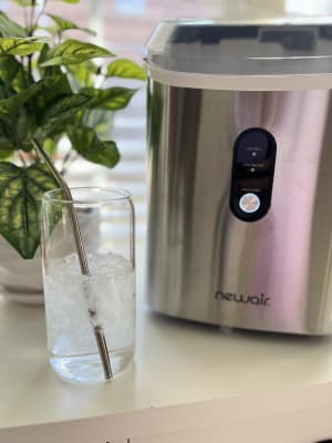 NewAir 11 in. 26 lb. Nugget Countertop Portable Ice Maker in