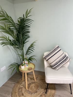 Homebase store accent chair