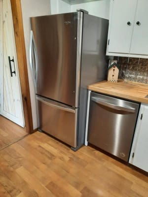 Wrb322dmbm Whirlpool 33 22 Cu Ft Bottom Freezer Refrigerator With Freezer Drawer And Factory Installed Icemaker Stainless Steel