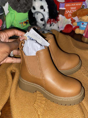 Old navy baby boy boots clearance