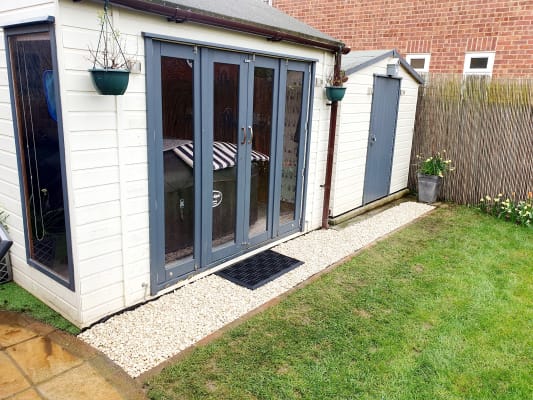 Suburban Stone Cotswold Chippings Major Bag Wickes