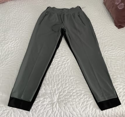 Women's Pants With Zipper Pocket