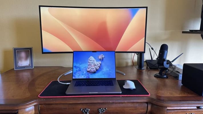 39.7'' Curved UltraWide® 5K2K Nano IPS Monitor with Thunderbolt™ 4  Connectivity