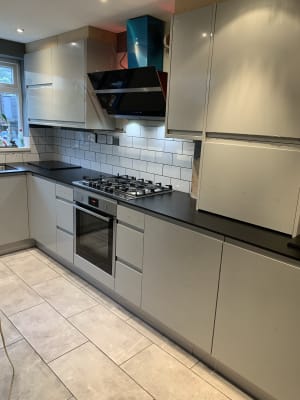Wickes Madison Grey Gloss Handleless Base Unit 600mm Wickes