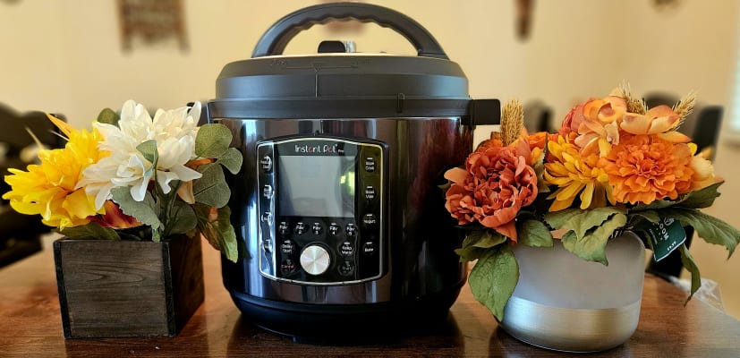 Instant Pot® Pro™ 8QT Multi-Use Pressure Cooker