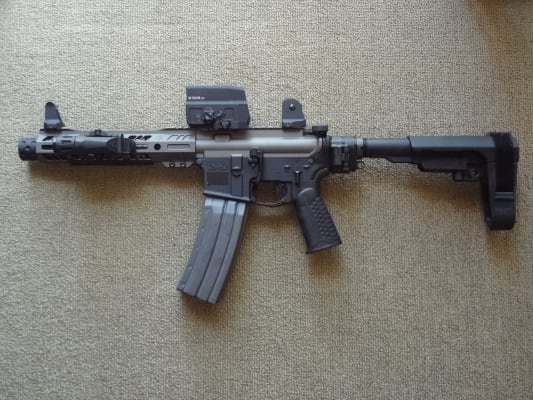 ボルテックス　AMG UH-1 Vortex Optics Razor AMG UH-1 Holographic Sight 1x 1 MOA Dot