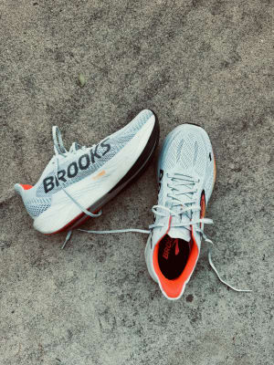 オレオ MIZUNO Wave Lightning Z7 Women's Volleyball Shoes - Pink