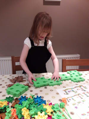 Moving monkeys deals building set